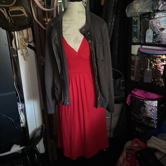 Flutter-sleeve red hot plus size twist back midi pleated gathered dress/ 3/4 - Picture 10 of 11